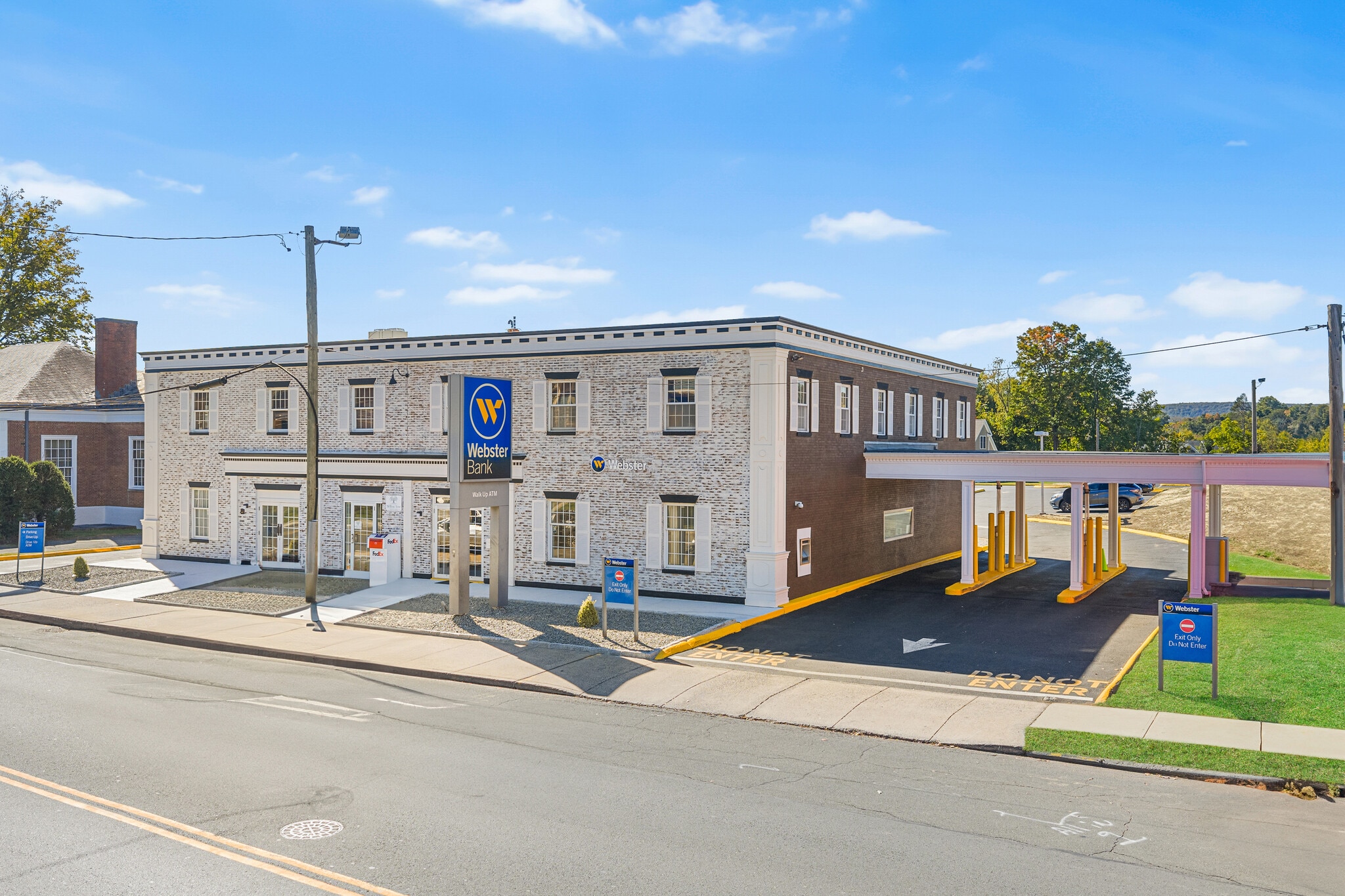 132 Main St, Southington, CT for lease Primary Photo- Image 1 of 97