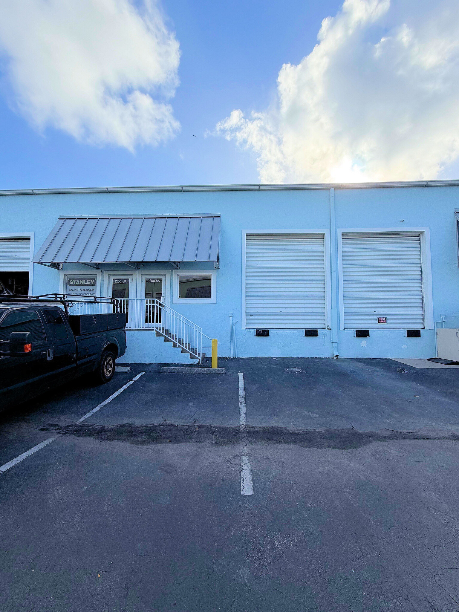 1200-1340 Stirling Rd, Dania Beach, FL for lease Building Photo- Image 1 of 9