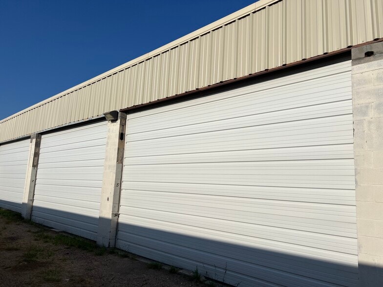 706 E McKinney St, Denton, TX à vendre - Photo du bâtiment - Image 3 de 11