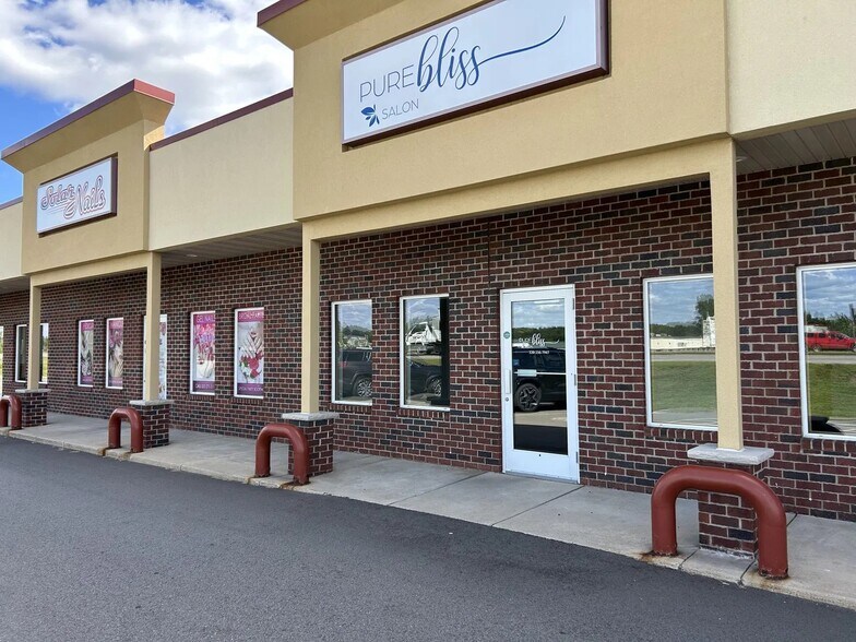 710 E County Road 75, Saint Joseph, MN à louer - Photo du bâtiment - Image 3 de 3