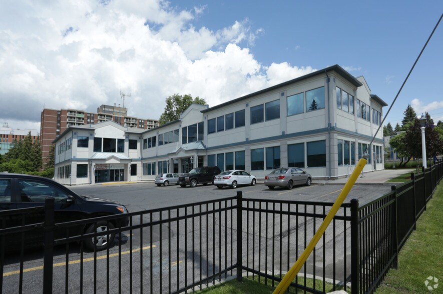745 Montreal Rd, Ottawa, ON à louer - Photo principale - Image 1 de 25