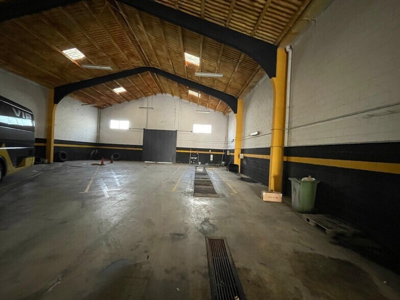 Industriel dans Cáceres, Cáceres à vendre - Photo du bâtiment - Image 2 de 6