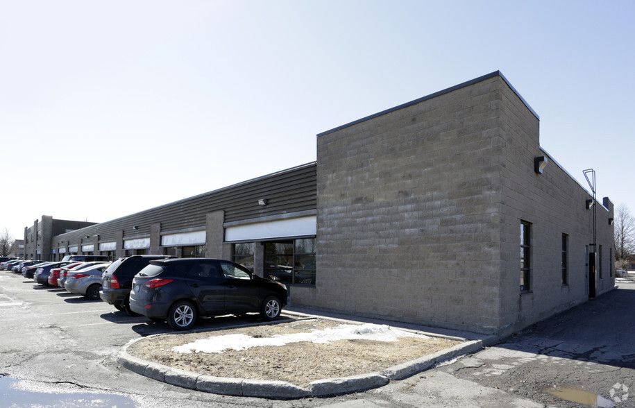 146 Colonnade Rd, Ottawa, ON for lease - Building Photo - Image 3 of 8