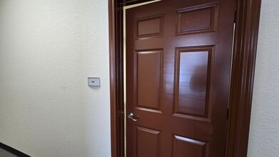 1 E Central Ave, Temple, TX à louer Photo intérieure- Image 1 de 3