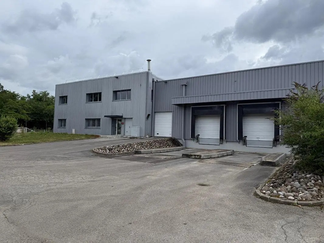 Flex in Besançon for lease Building Photo- Image 1 of 5