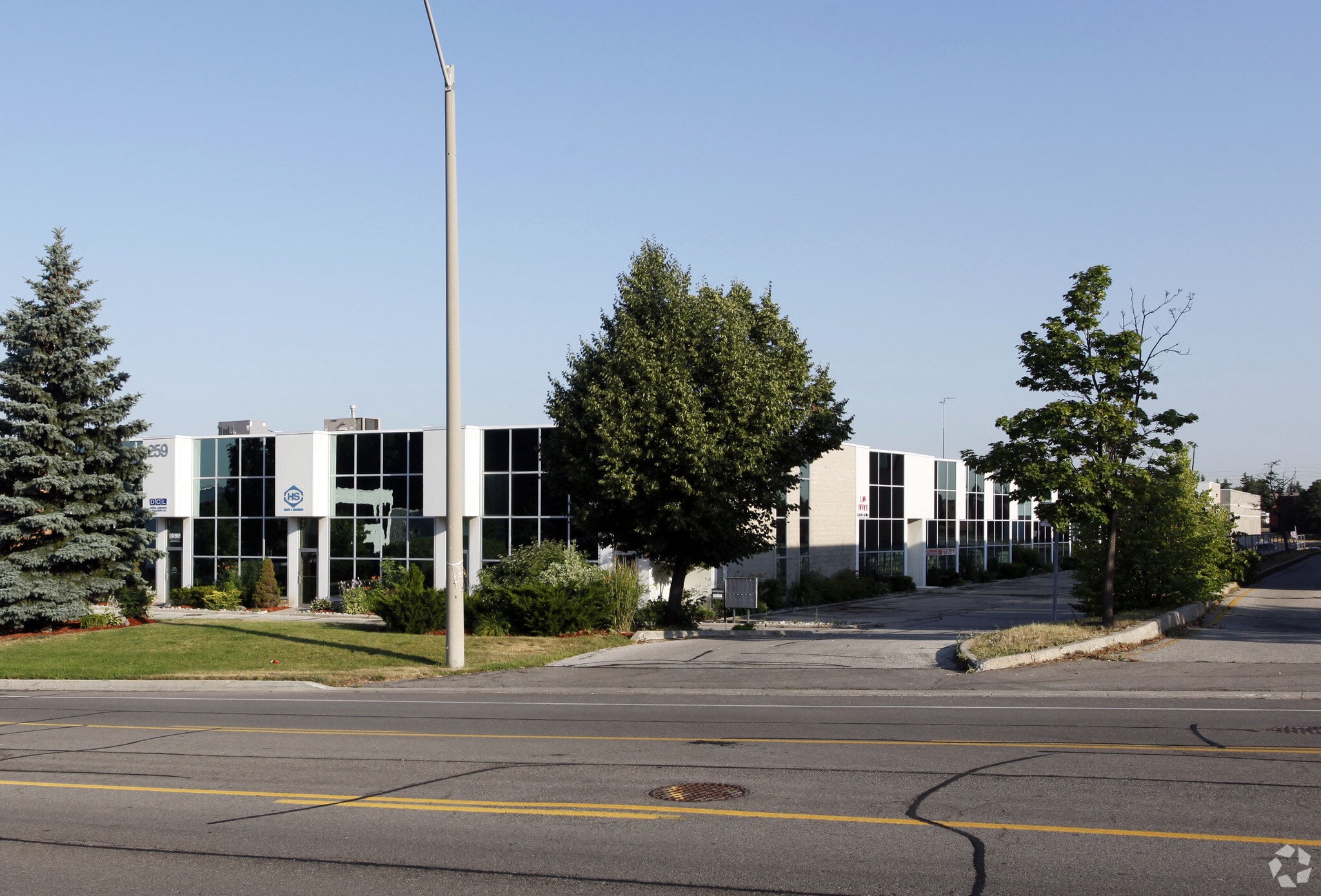 259 Traders Blvd E, Mississauga, ON for lease Primary Photo- Image 1 of 3