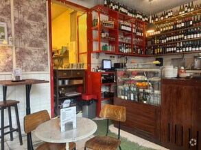 Retail in Madrid, Madrid for lease Interior Photo- Image 1 of 2