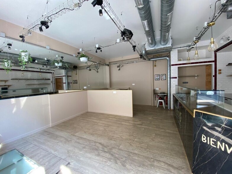 Rue Du Faubourg Saint-Honoré, Paris for lease - Interior Photo - Image 3 of 6