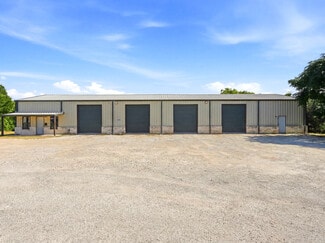 More details for 117 Business Dr W, Kerrville, TX - Industrial for Sale