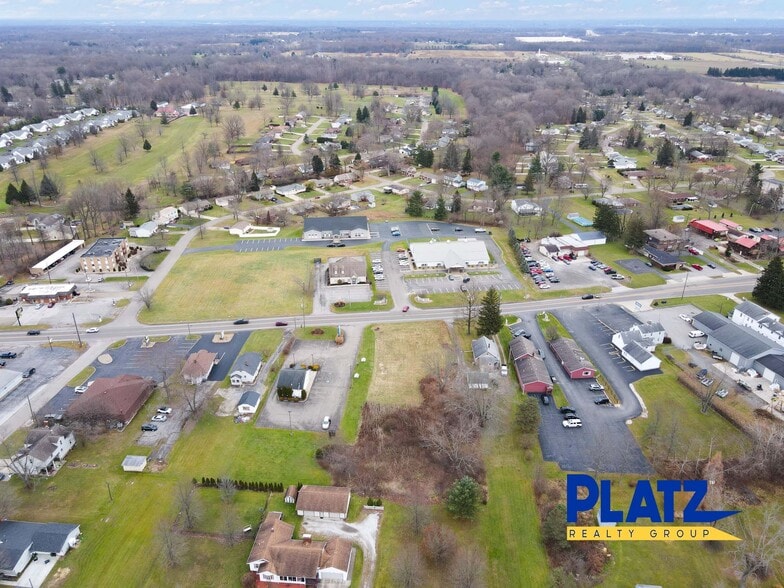 4705 Mahoning Ave NW, Warren, OH à vendre - Photo du bâtiment - Image 2 de 5