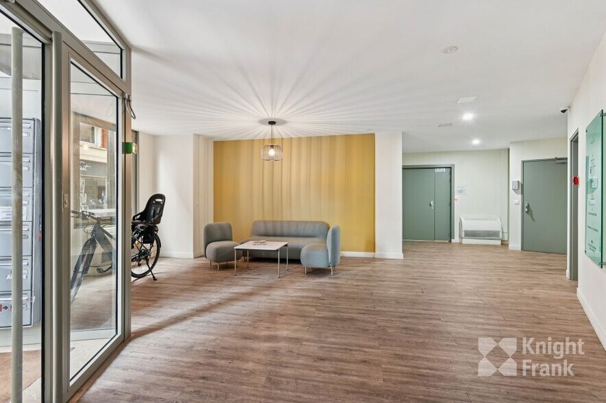 Bureau dans Levallois-Perret à louer - Hall d’entrée - Image 2 de 9