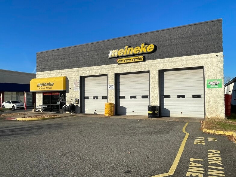 10046 Jefferson Davis Hwy, Fredericksburg, VA for sale - Building Photo - Image 2 of 4