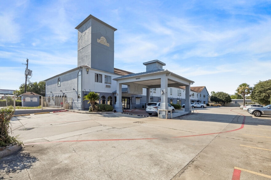 2601 Spencer Hwy, Pasadena, TX for sale - Building Photo - Image 1 of 10