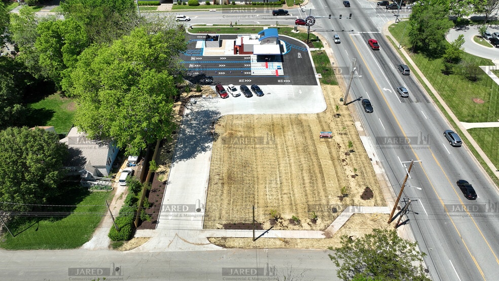 420 E Sunshine St, Springfield, MO à vendre - Photo du bâtiment - Image 2 de 8