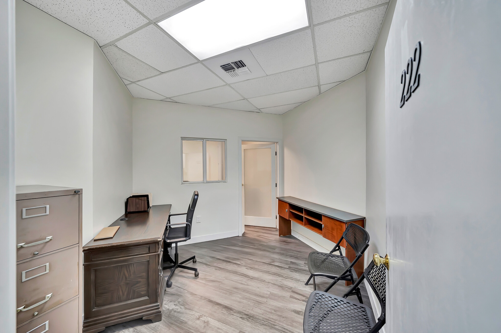 14553 Delano St, Van Nuys, CA for lease Interior Photo- Image 1 of 6