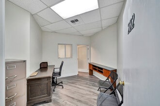 14553 Delano St, Van Nuys, CA for lease Interior Photo- Image 1 of 6