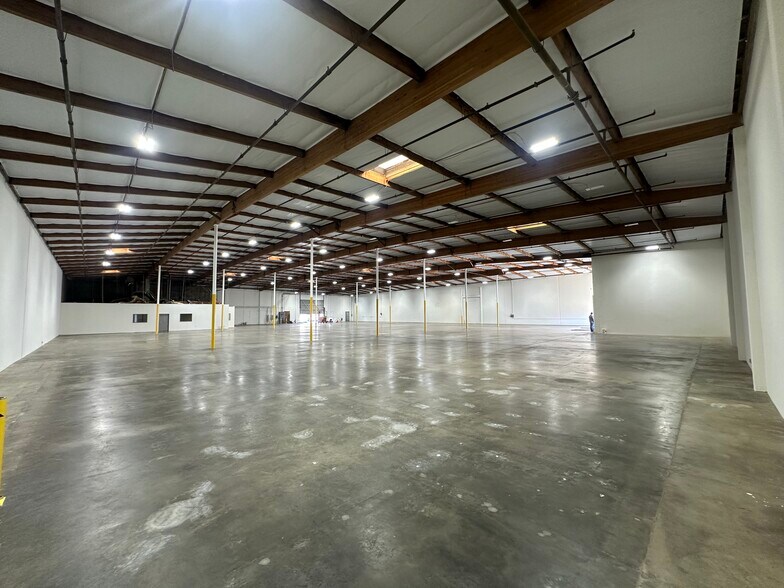 15120-15200 Marquardt Ave, Santa Fe Springs, CA à louer - Photo intérieure - Image 2 de 11