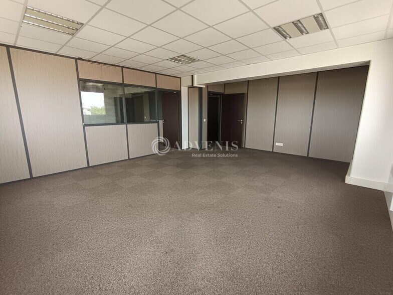 Bureau dans Lille à louer - Photo du bâtiment - Image 3 de 11