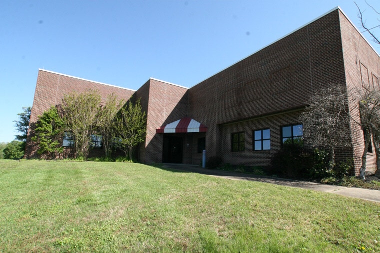 260 Bennett Dr, Pulaski, TN for lease - Building Photo - Image 2 of 14