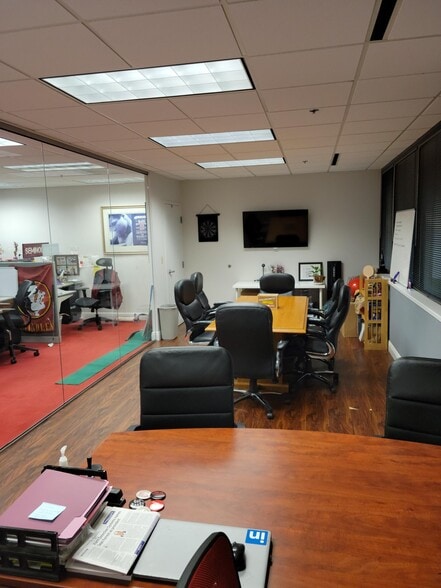 7771 W Oakland Park Blvd, Fort Lauderdale, FL for lease - Building Photo - Image 3 of 33