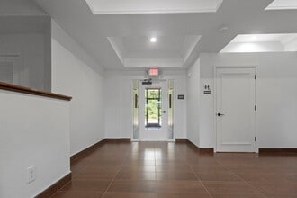 8709 Hunters Green Dr, Tampa, FL for lease Interior Photo- Image 2 of 19