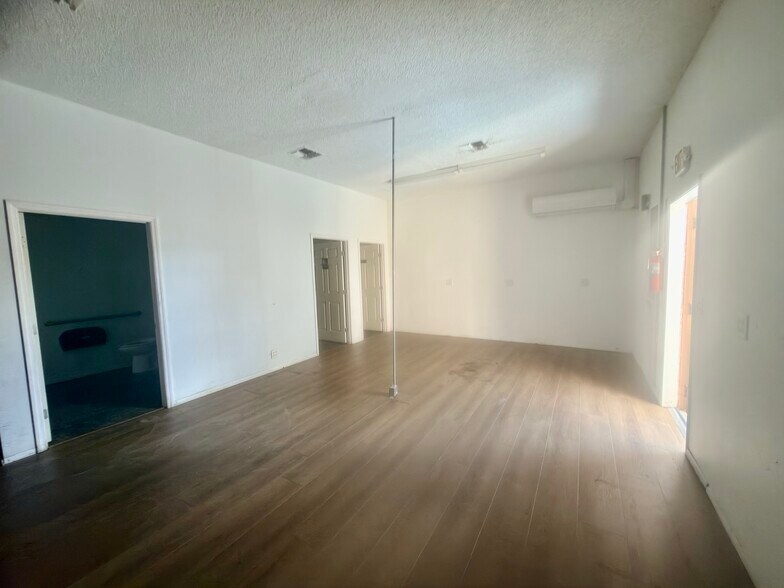 6398 Ridge Rd, Port Richey, FL à louer - Photo du bâtiment - Image 3 de 10
