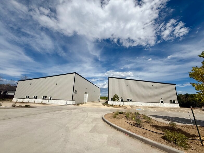 1767 Vista View Drive, Buildings 1 & 2 portefeuille de 2 propriétés à vendre sur LoopNet.ca - Photo du bâtiment - Image 2 de 14