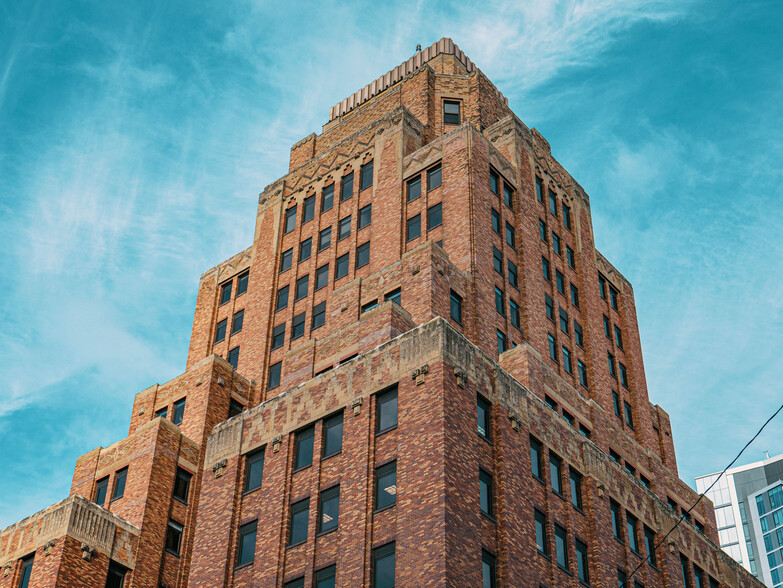 626 E Wisconsin Ave, Milwaukee, WI à louer - Photo du bâtiment - Image 1 de 8