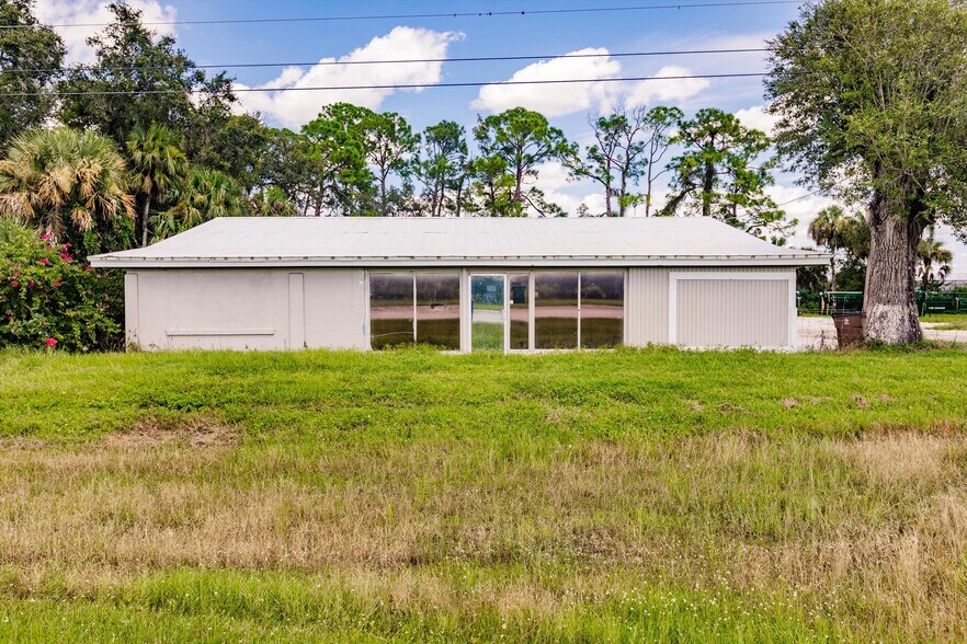 19431 Palm Beach Blvd, Alva, FL à louer - Photo du bâtiment - Image 2 de 45
