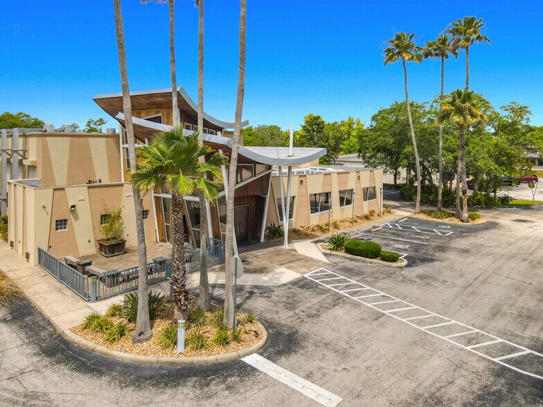 220 N Williamson Blvd, Ormond Beach, FL à vendre - Photo du bâtiment - Image 2 de 36