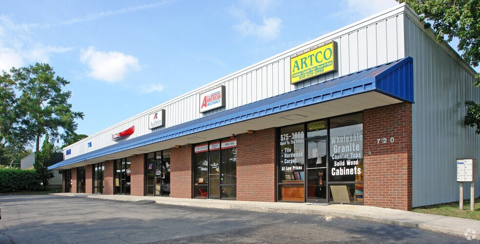 720 NE Capital Cir, Tallahassee, FL à louer - Photo du bâtiment - Image 2 de 6