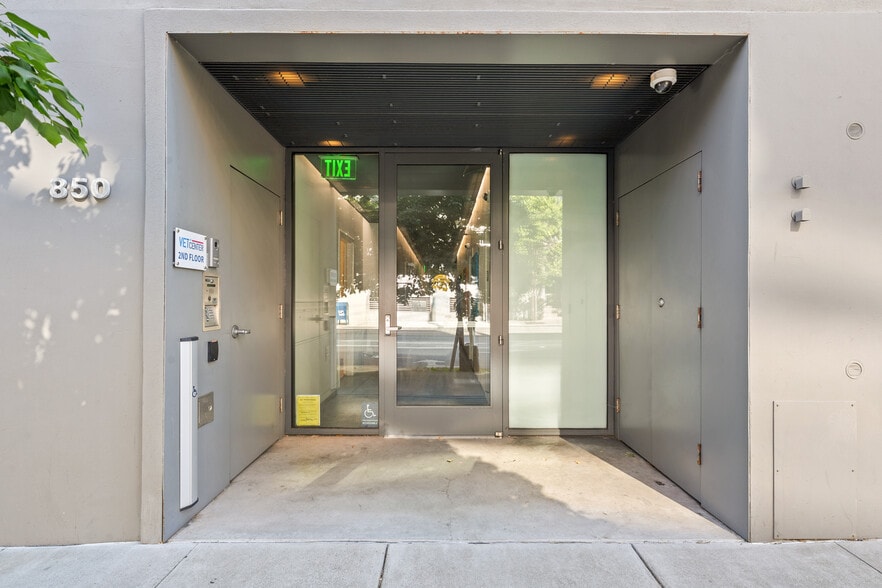 850 Battery St, San Francisco, CA for lease - Building Photo - Image 3 of 15
