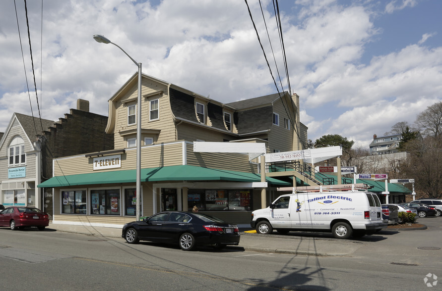 444 Humphrey St, Swampscott, MA for sale - Primary Photo - Image 1 of 1