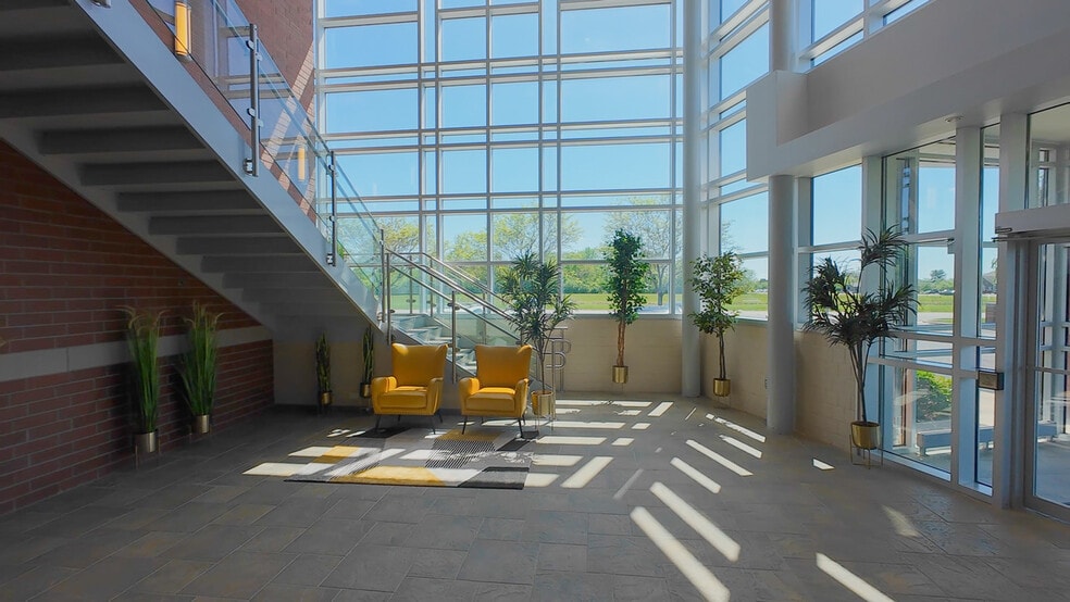 1040 S Greenwood Springs Blvd, Greenwood, IN à louer - Hall d’entrée - Image 3 de 10