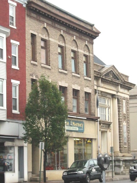 15 N Front St, Steelton, PA à louer - Photo du bâtiment - Image 3 de 5