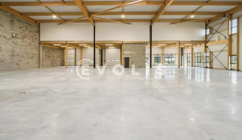 Industrial in Graveson for lease - Interior Photo - Image 3 of 10