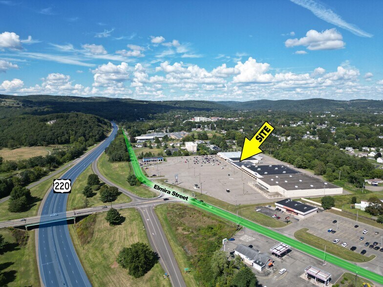 1000 N Elmira St, Sayre, PA à louer - Photo du bâtiment - Image 3 de 10