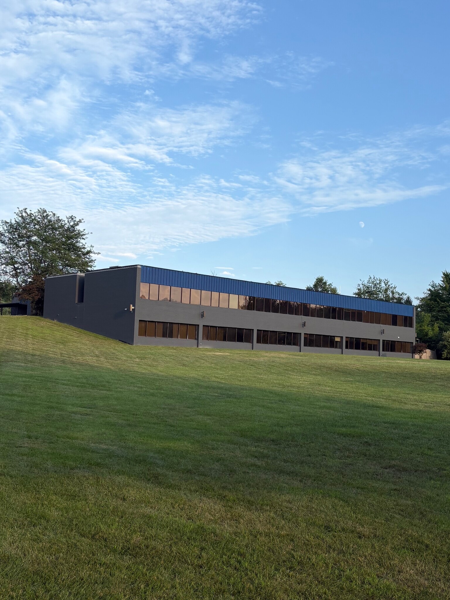 650 S Prospect Ave, Hartville, OH à louer Photo du bâtiment- Image 1 de 19