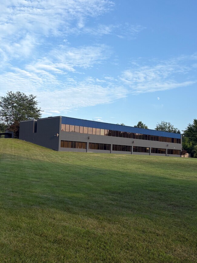 Plus de détails pour 650 S Prospect Ave, Hartville, OH - Bureau, Bureau/Médical à louer