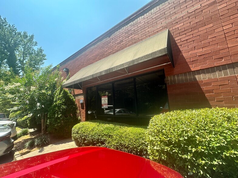 4250 Keith Bridge Rd, Cumming, GA à louer - Photo du bâtiment - Image 2 de 10