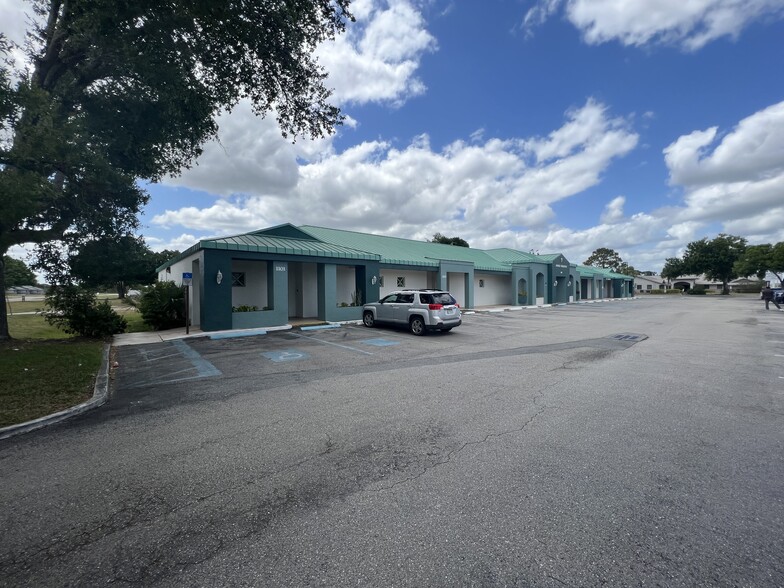 1101-1111 N Parrott Ave, Okeechobee, FL for lease - Building Photo - Image 2 of 4