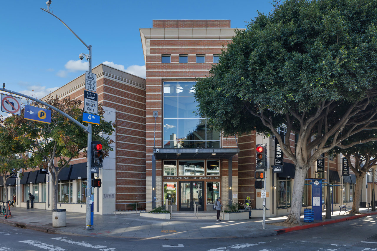 402 Santa Monica Blvd, Santa Monica, CA for lease Building Photo- Image 1 of 17