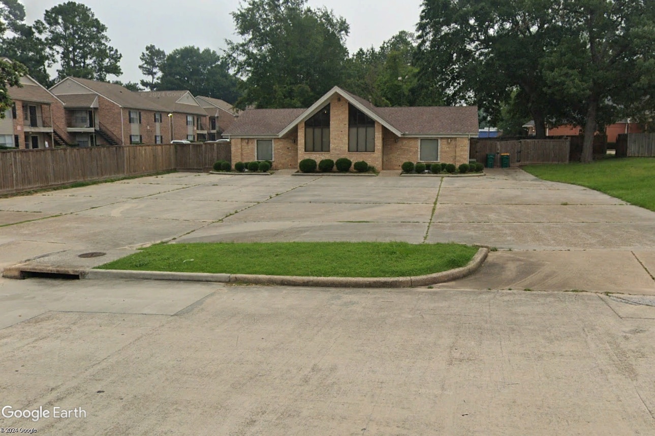 2204 Sunpark Dr, Conroe, TX à louer Photo principale- Image 1 de 14