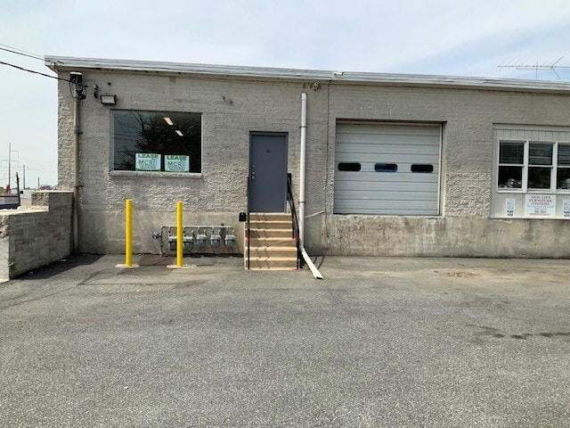 1677 E Ayre St, Newport, DE for lease - Building Photo - Image 2 of 8