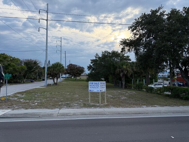 408 Avenue E, Fort Pierce, FL à vendre - Photo du bâtiment - Image 3 de 8