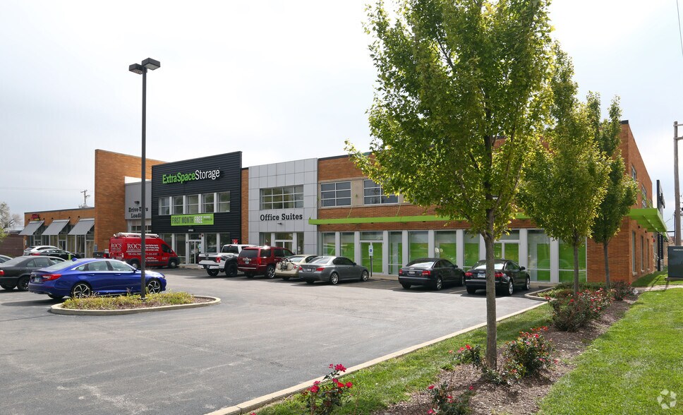 7125 W Gunnison St, Harwood Heights, IL à louer - Photo principale - Image 1 de 4