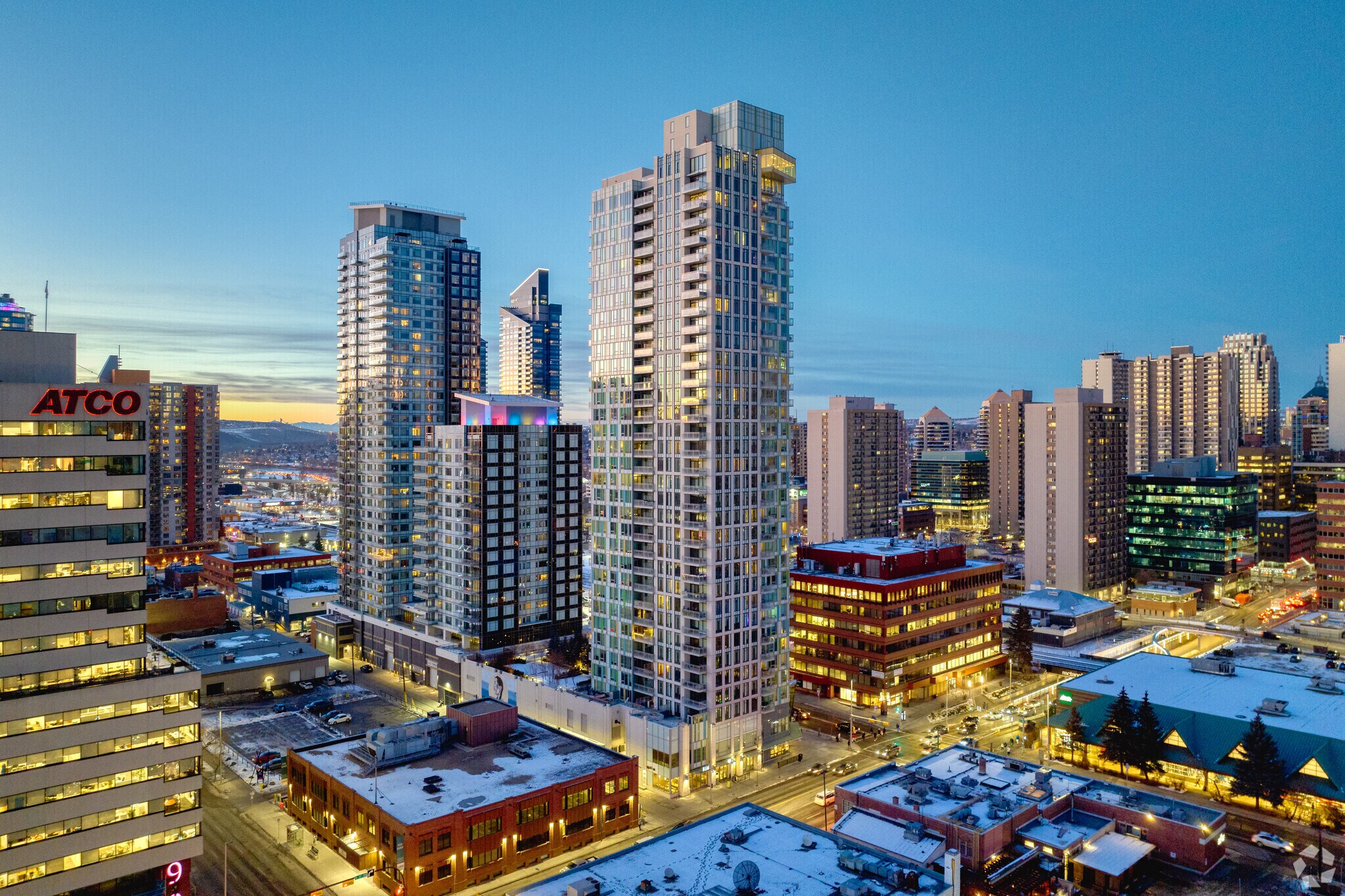 903 10th Ave SW, Calgary, AB à louer Photo du bâtiment- Image 1 de 27