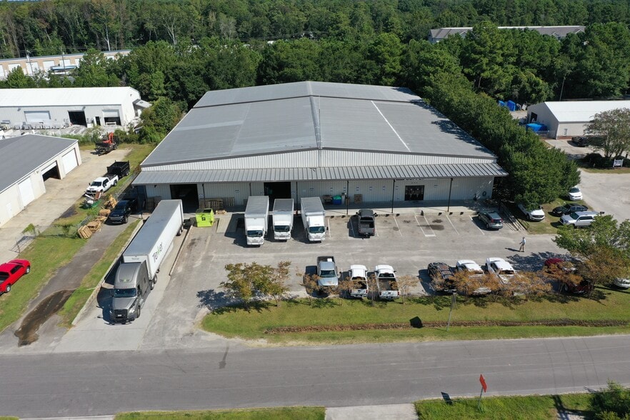 Johnstone Supply Portfolio SOLD TOGETHER portfolio of 5 properties for sale on LoopNet.ca - Building Photo - Image 2 of 5