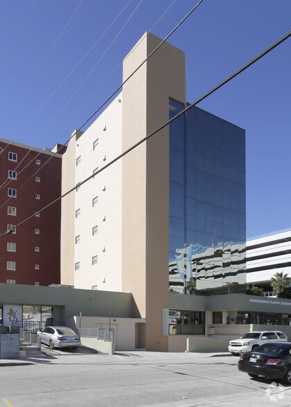 3400 Coral Way, Coral Gables, FL à louer - Photo du bâtiment - Image 3 de 19