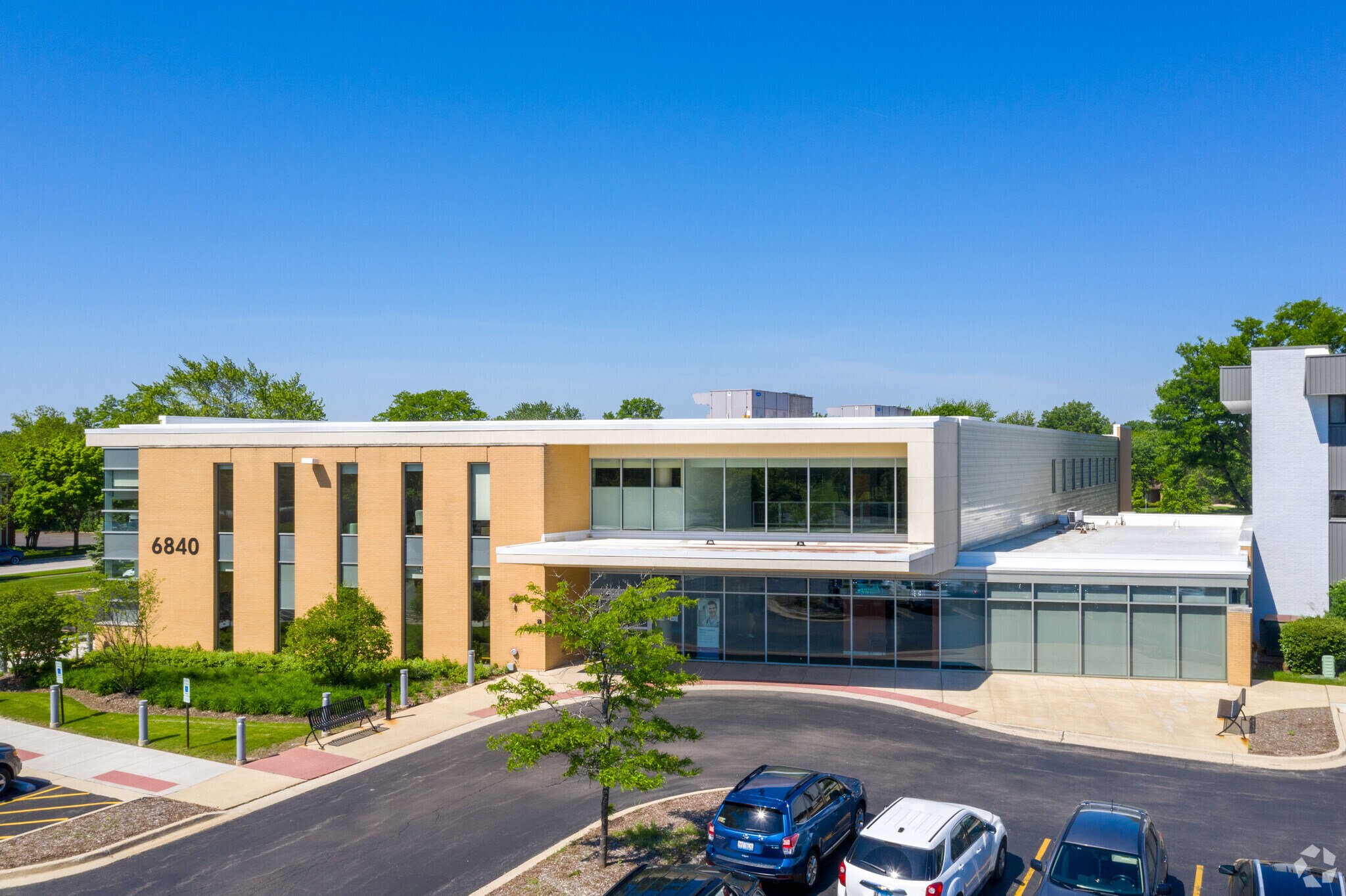 6840 Main St, Downers Grove, IL for lease Primary Photo- Image 1 of 8